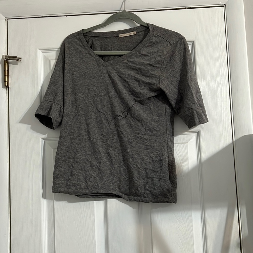 V-neck half sleeve top
